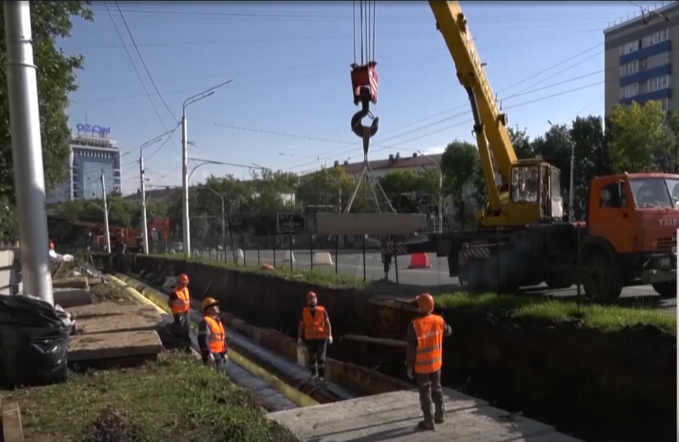 Уфа готовится к зиме: капремонт теплотрассы на проспекте Октября