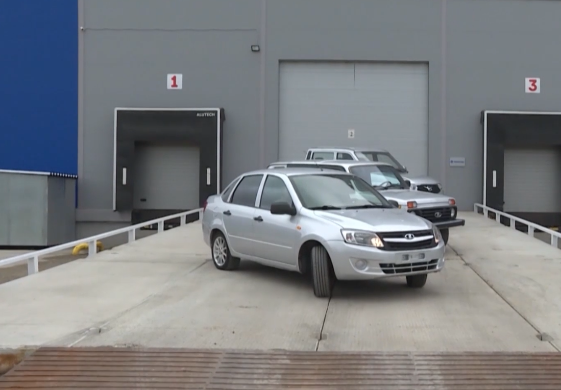 Предприниматели Уфы передали три автомобиля для нужд СВО