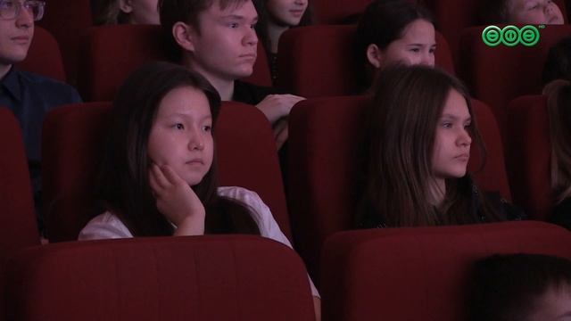 Почти тысяча одаренных детей посетили столичную елку, которую организовала Администрации города