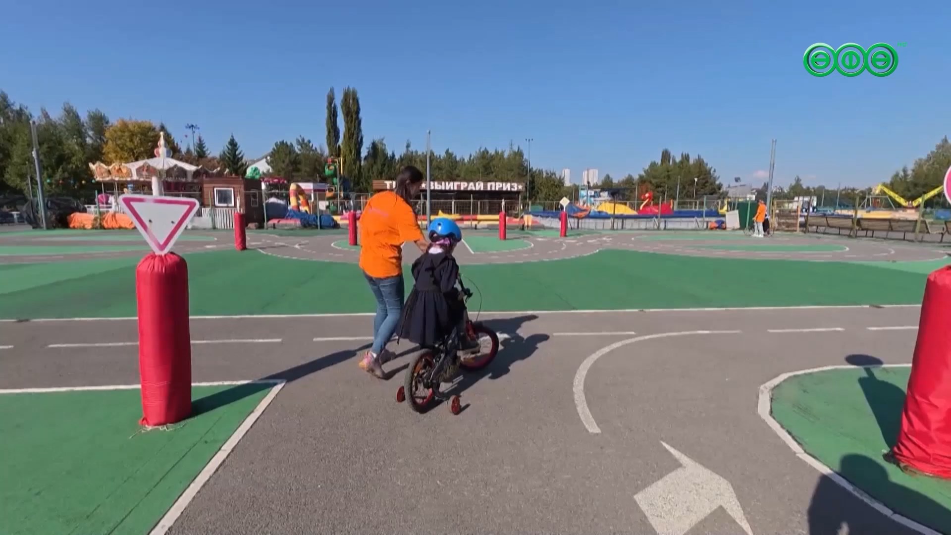 В парке «Кашкадан» первоклассников посвятили в «Юные пешеходы»