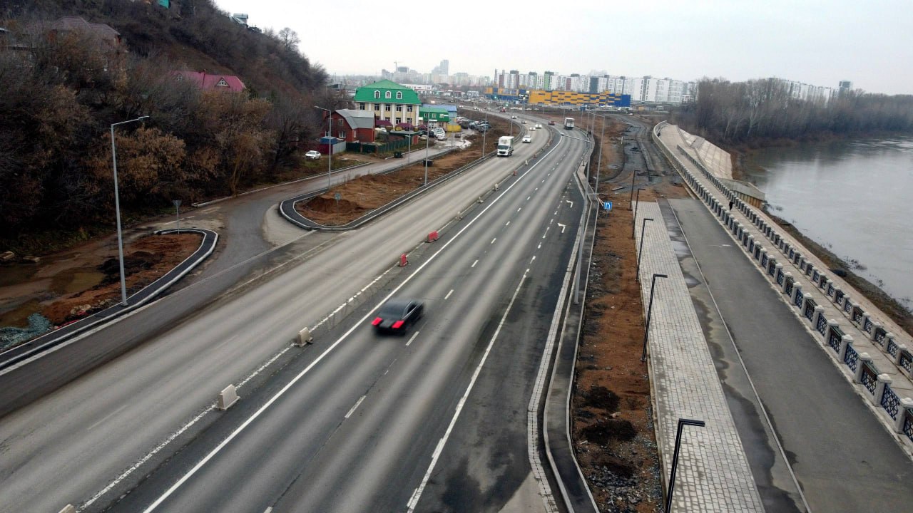 В Уфе открыли движение по всем четырем полосам улицы Пугачева - от Монумента Дружбы до Геофизиков