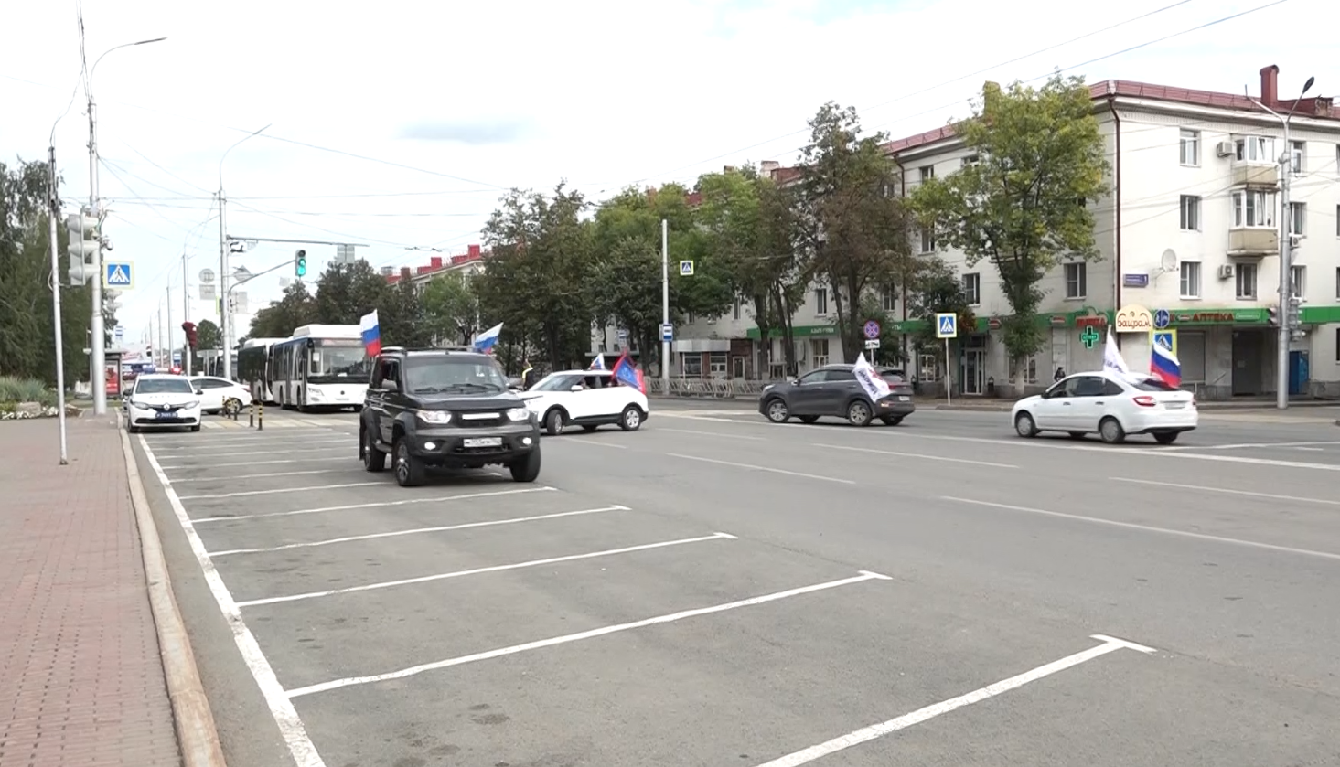 Автопробег в честь дня государственного флага России