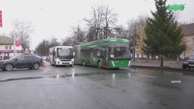 Ратмир Мавлиев оценил опытный образец современного троллейбуса-"гармошки"