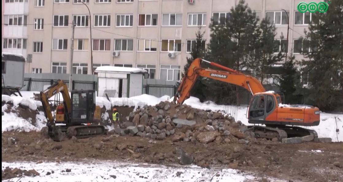 ФОК в Инорсе под присмотром жителей: стройка с отставанием, но с перспективой на осень