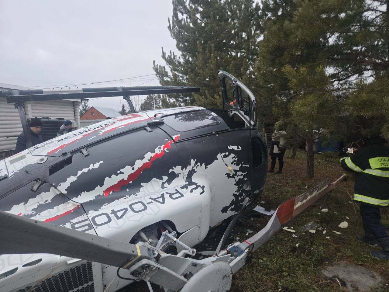 В Уфе рухнул частный вертолет