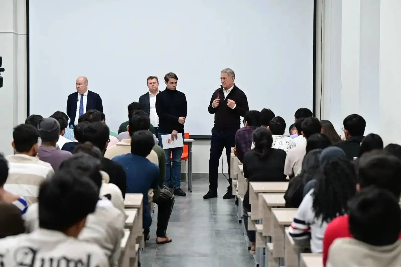 Радий Хабиров принес извинения иностранным студентам медуниверситета